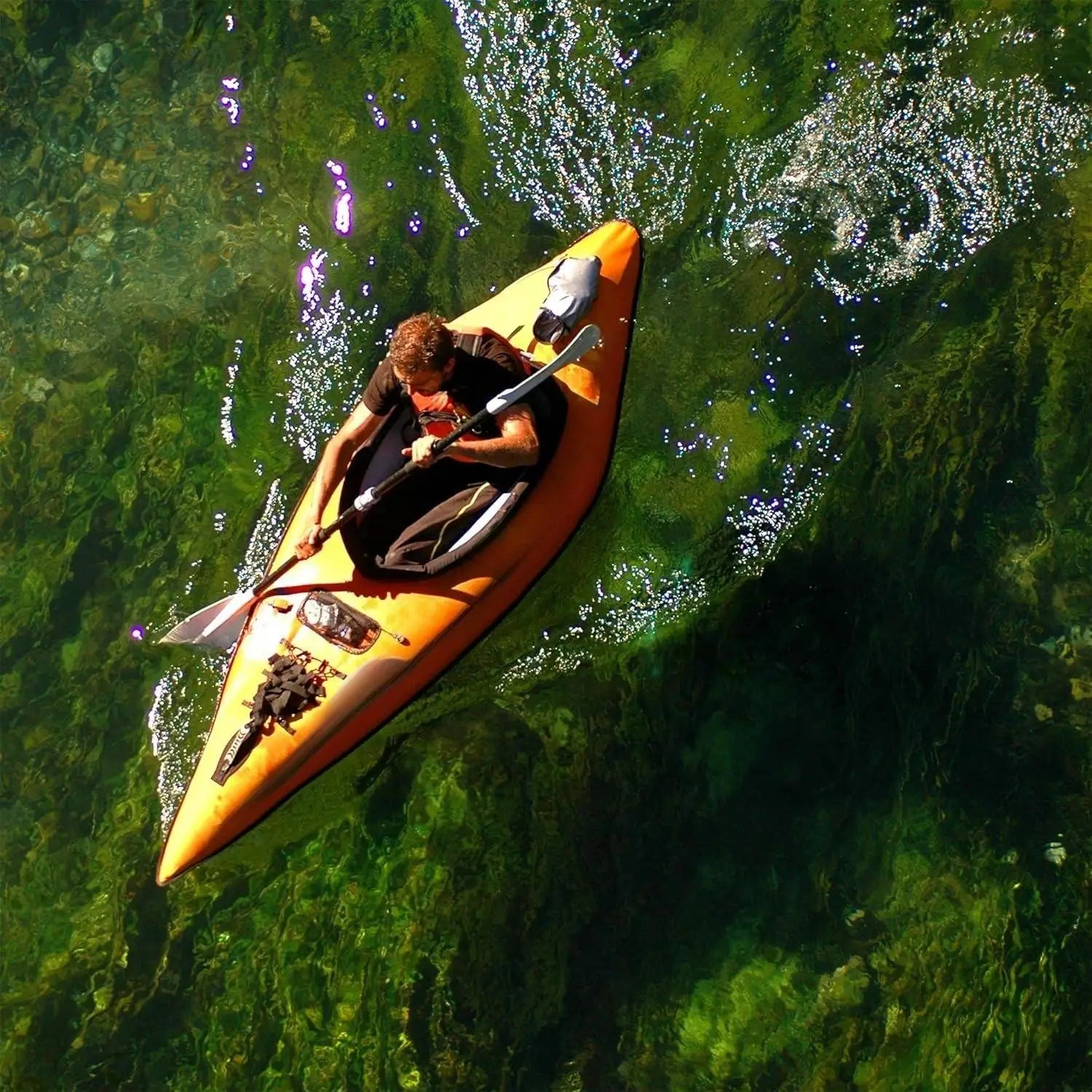 Rubber molded handle | Bungee deck lacing | Inflatable Coaming for Spray Skirt | Paddle holder | Mesh pocket | Spring Valve